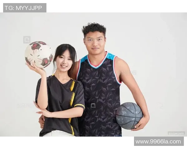 当足球巨星换上篮球球衣展现跨界运动员的别样风采 当足球巨星换上篮球球衣展现跨界运动员的别样风采